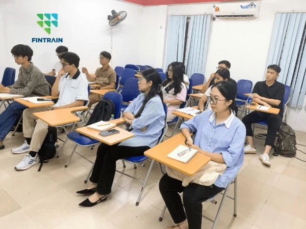 Hoạt động Fintrain