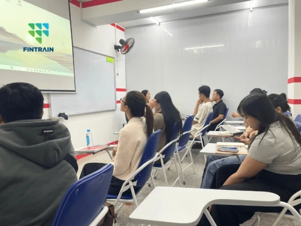 Hoạt động Fintrain