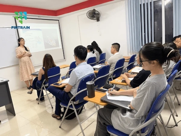 Hoạt động Fintrain