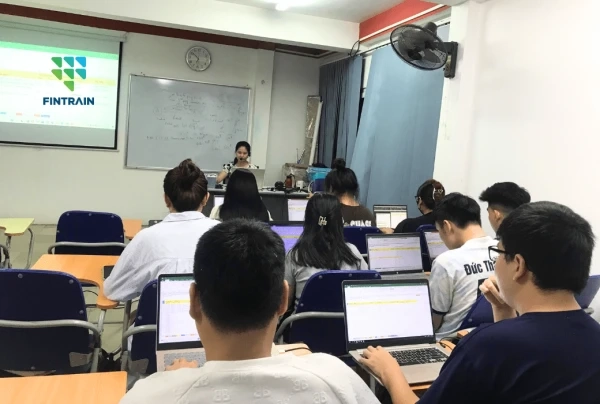 Học viên khóa học tại Fintrain