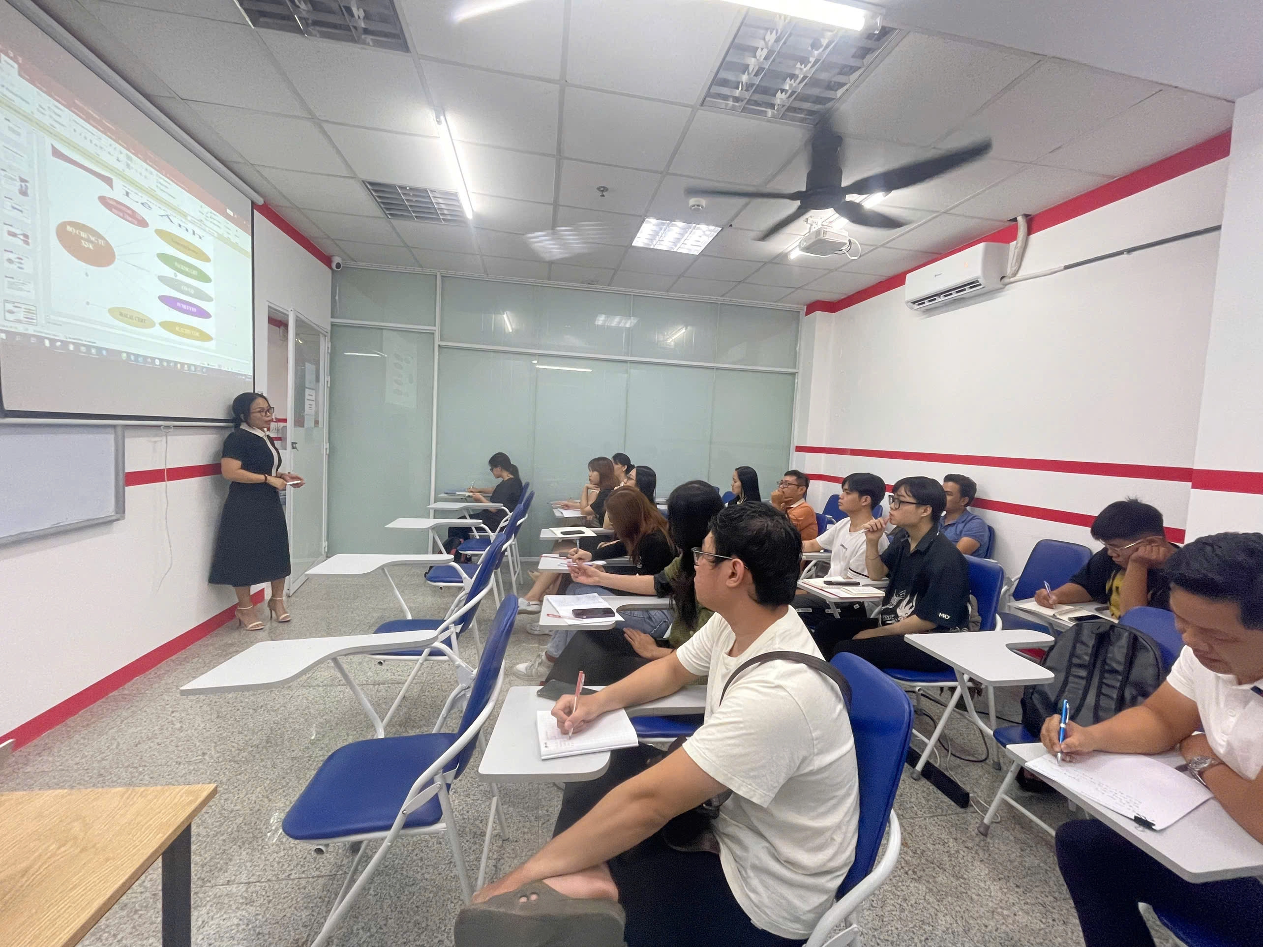 z5869453985444-c70676f2d91666ba5c5451824e781bd2